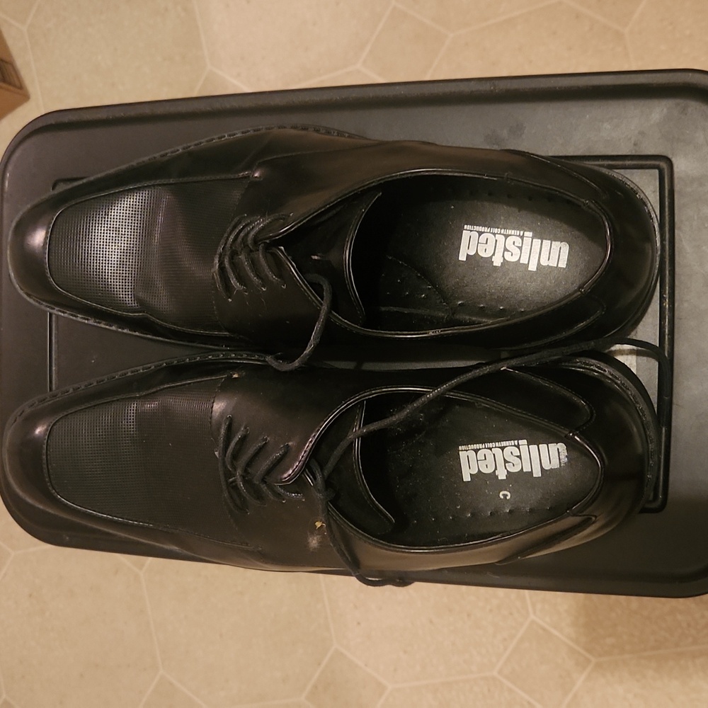 Mens dress shoes